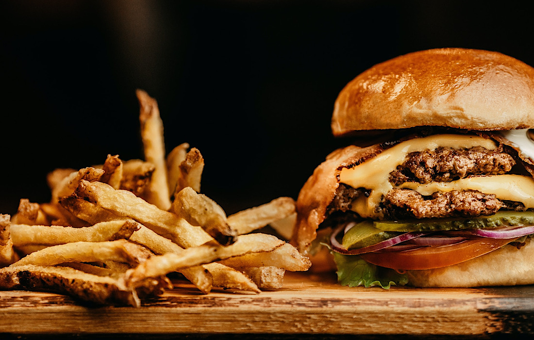 What We Know about Sticky’s Cocktail and Burger Joint in Stocktonon